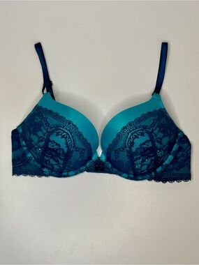 Victoria's Secret Miraculous Plunge Lace Push-Up Bra w/RHINESTONES ✨